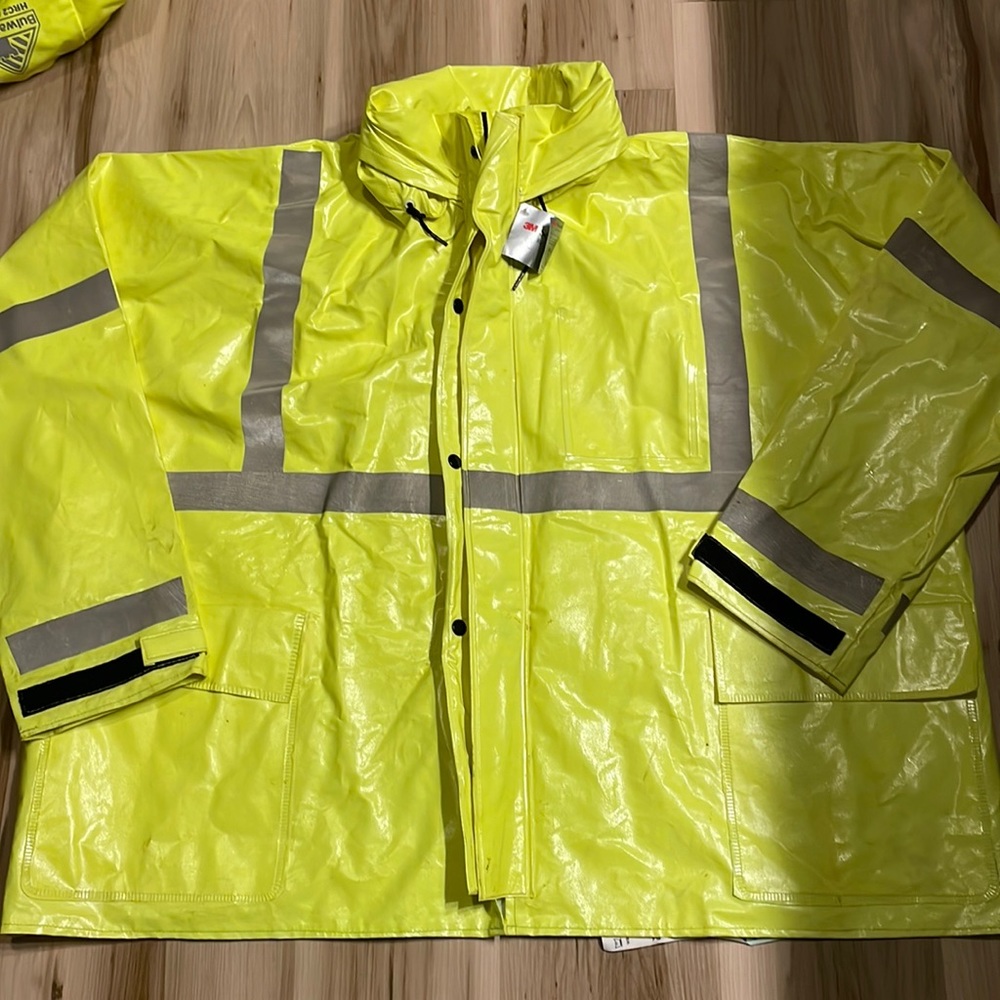 FR- reflective rain jacket- 3x nwt
